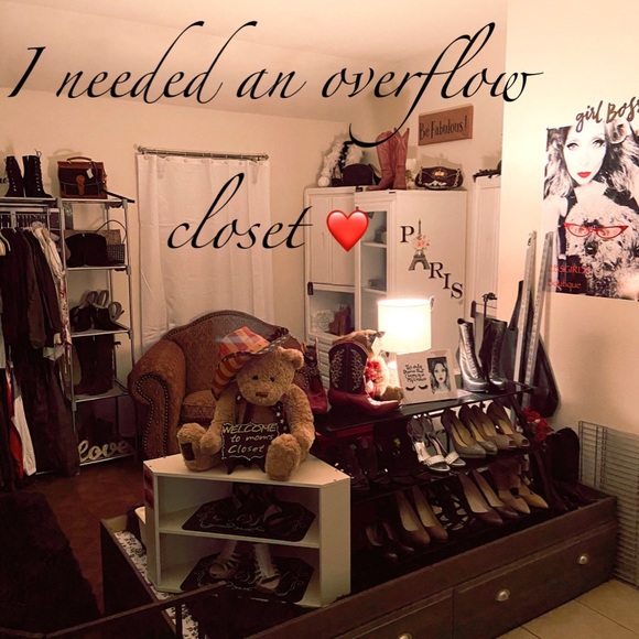 Meet your Posher, Jennifer - Picture 2 of 3